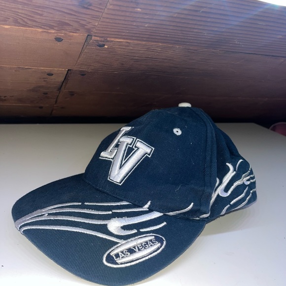 LV blue cap - Picture 3 of 3